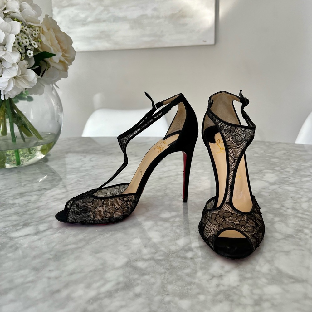 Christian Louboutin black satin/lace peep-toe heel, size 39